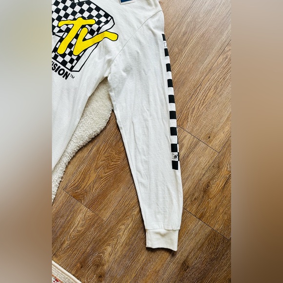 MTV Long Sleeve Shirt NWT - Picture 3 of 5